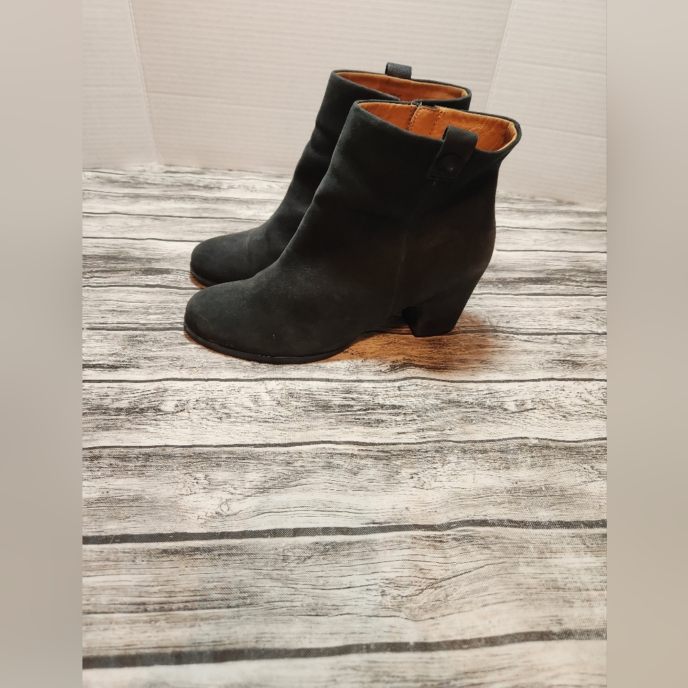 Gentle Souls boots‎